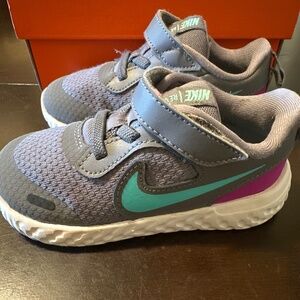 Girls running sneakers